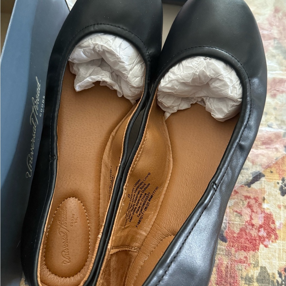 Universal Thread Women's Black Flats